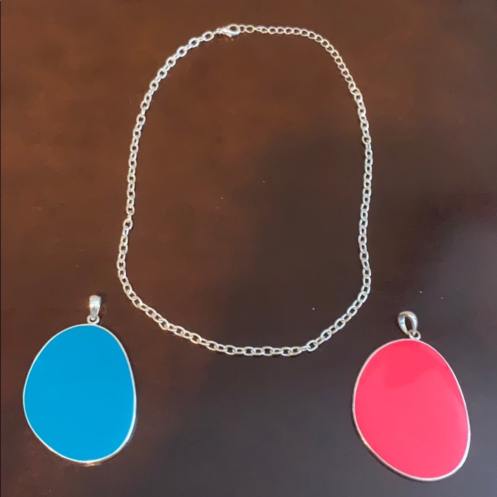 Set of 2 necklace pendants and chain